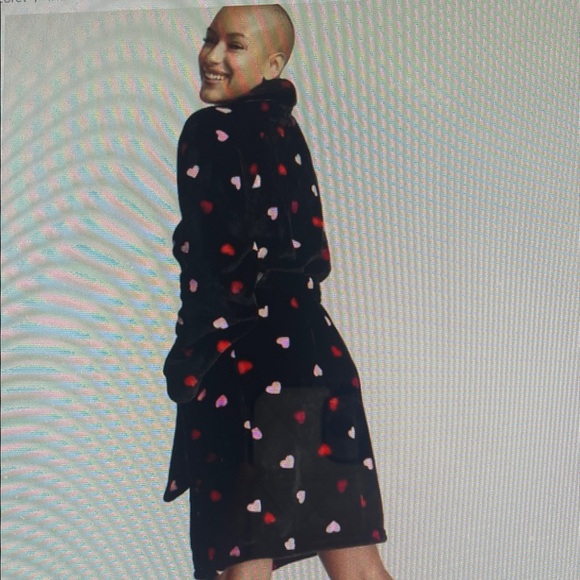NWOT Valentine Ready! Victoria's Secret Short Plush Cozy Delicate Tie Robe M/L - Picture 3 of 13